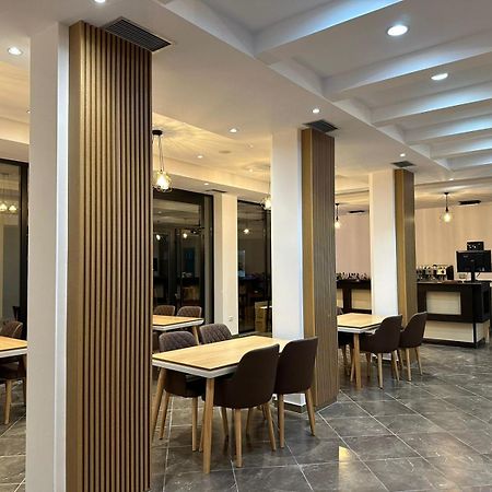 Hotel Verzaci Rinas Zewnętrze zdjęcie