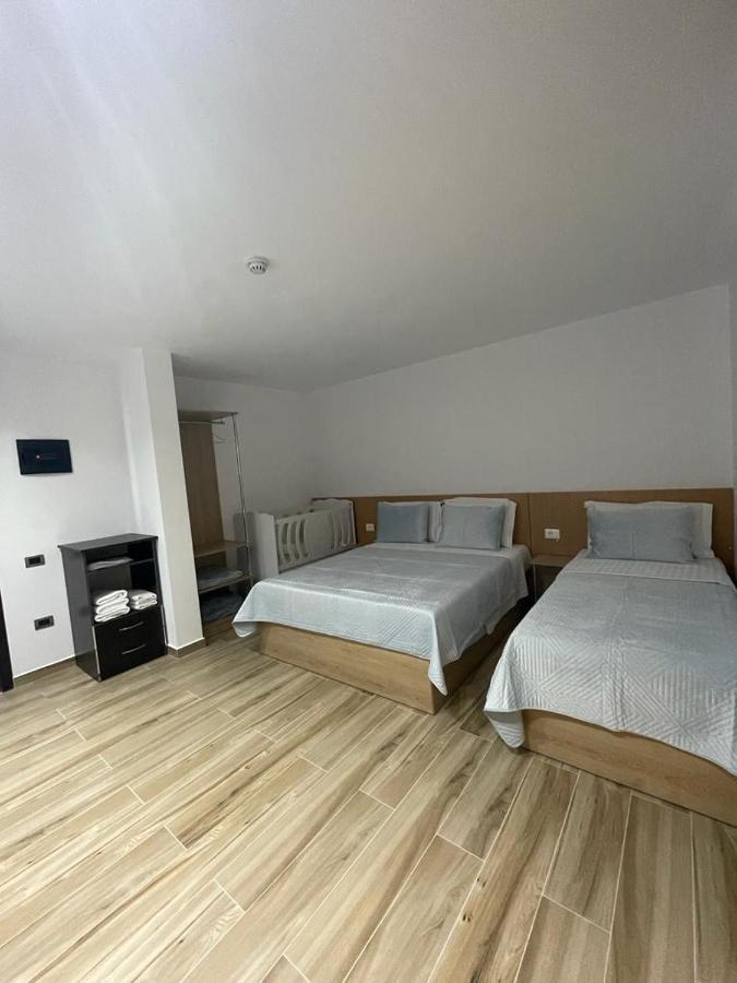 Hotel Verzaci Rinas Zewnętrze zdjęcie
