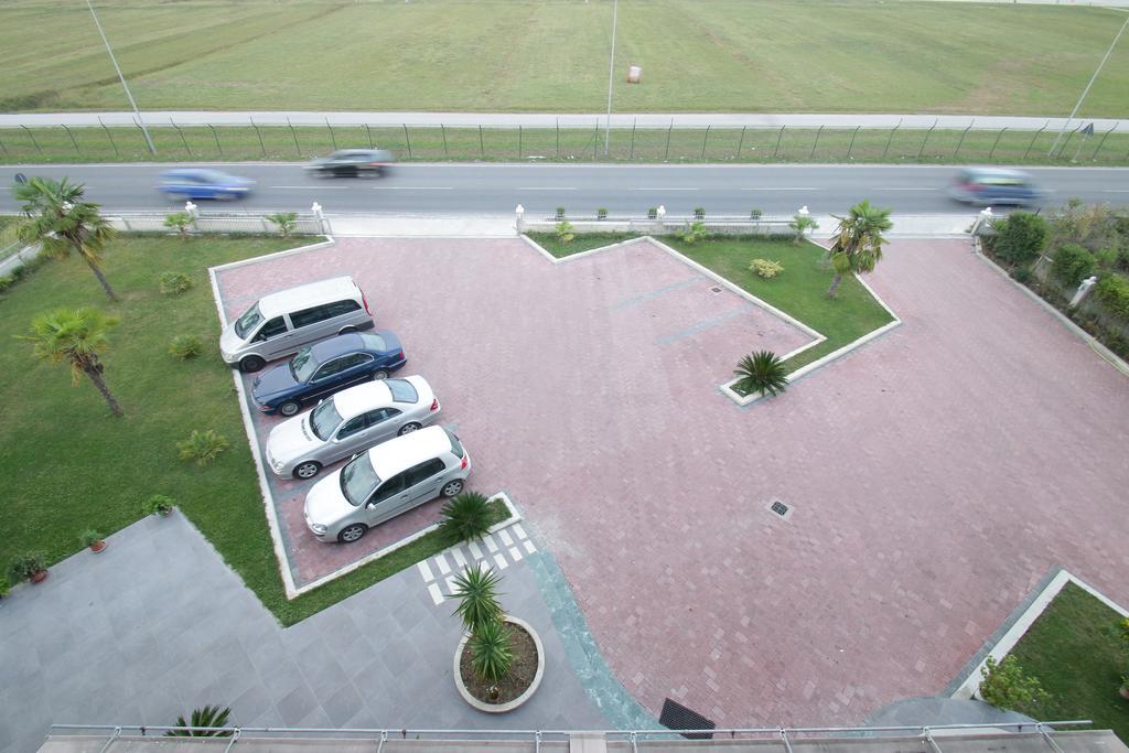 Hotel Verzaci Rinas Zewnętrze zdjęcie